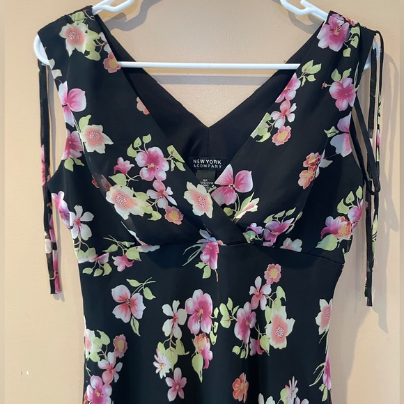 Floral Midi Dress - Picture 3 of 4